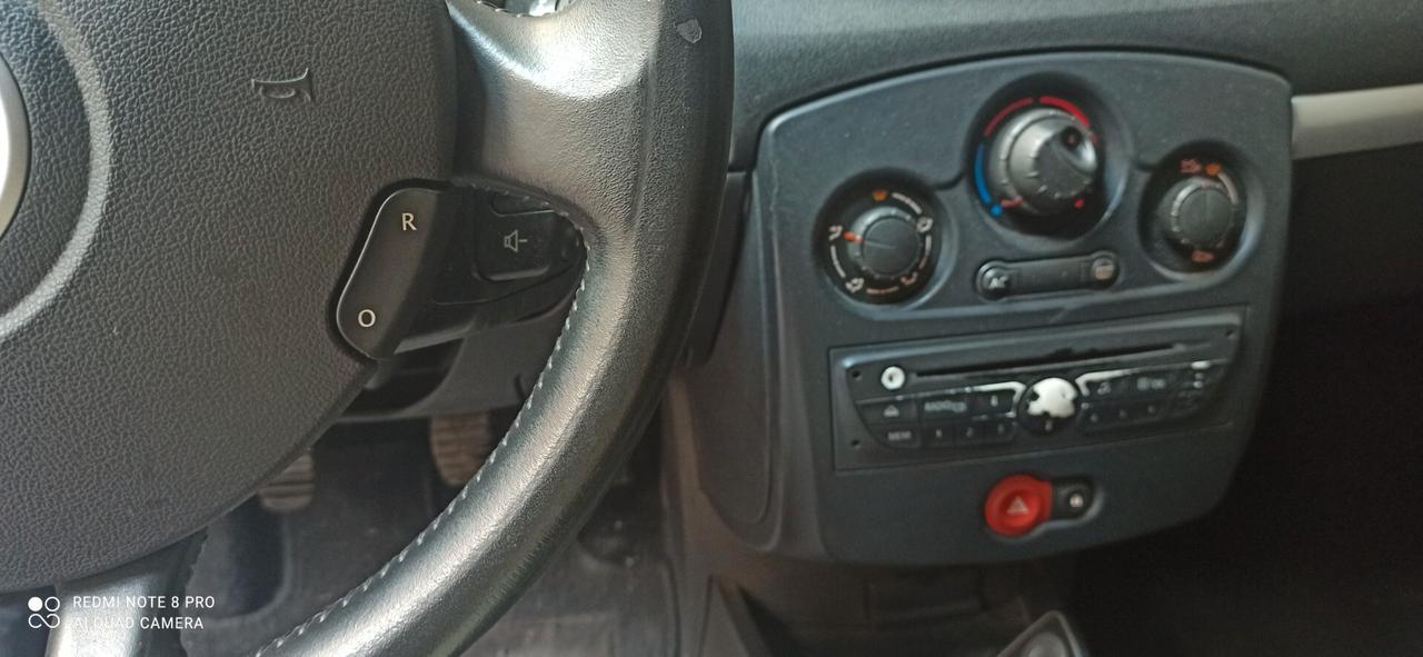 Renault Clio 1.2 16V 5 porte Confort km 57000