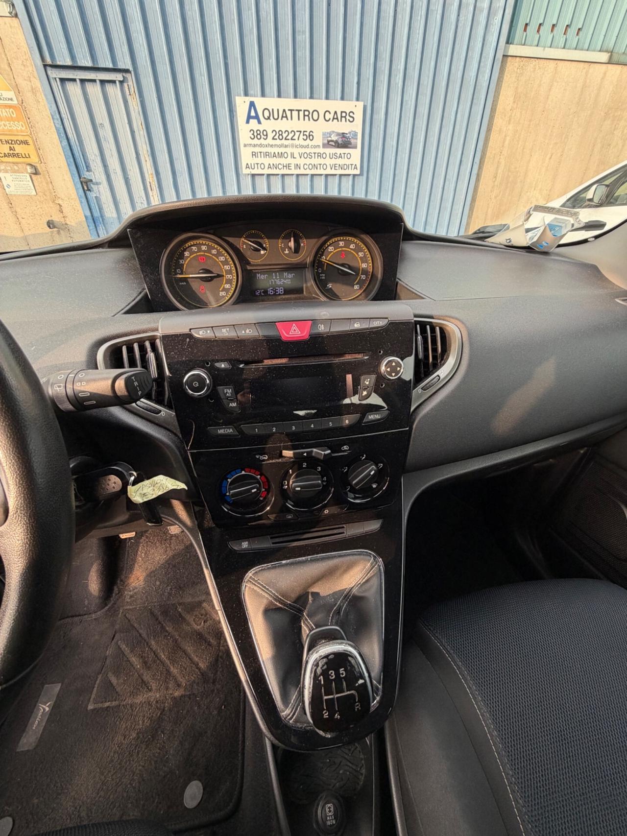Lancia Ypsilon 1.2 69 CV 5 porte GPL Ecochic Silver