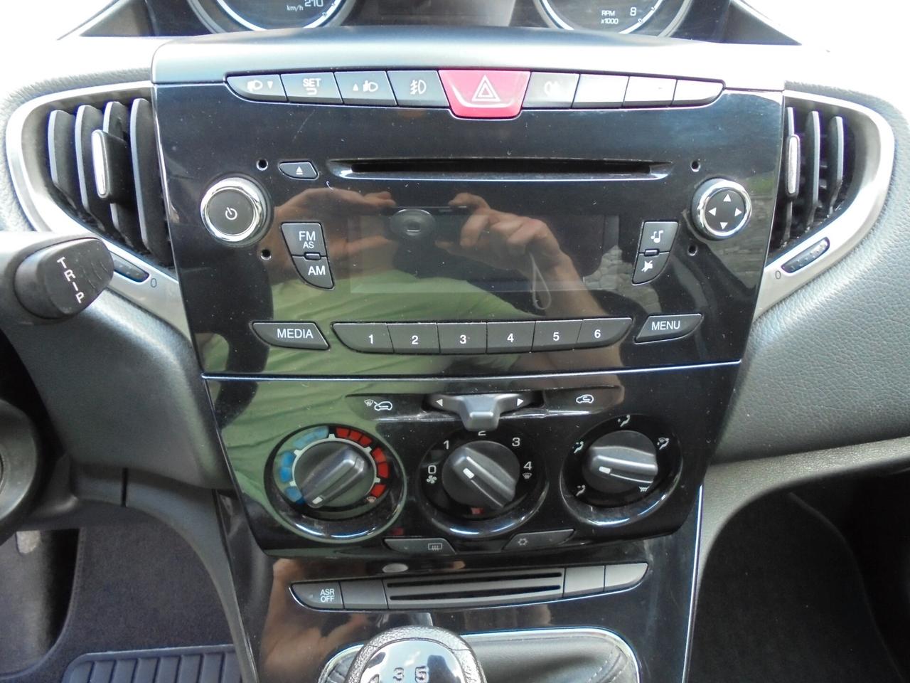 LANCIA YPSILON 1.2 GOLD 5P UNIPROPRIETARIO- NEOPATENTATI-