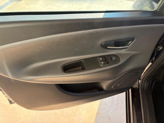 LANCIA Ypsilon 1.2 69 CV 5 porte Silver OK NEOPATENTATI