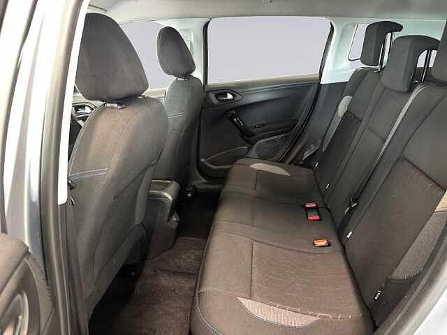 Peugeot 2008 1.5 BlueHDi 100 CV Signature