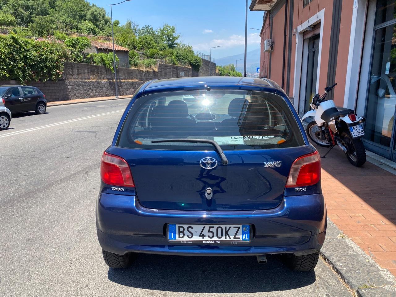 Toyota Yaris 1.3i 16V cat 5 porte Luna