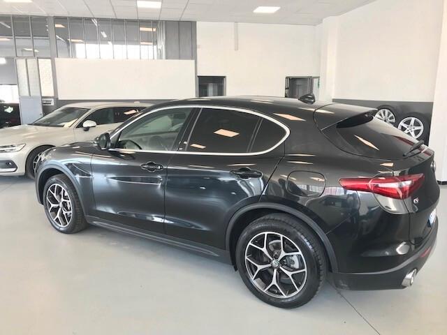Alfa Romeo Stelvio 2.2 Turbodiesel 210 CV AT8 Q4 Executive PALETTE AL VOLANTE + CARBONIO INTERNO