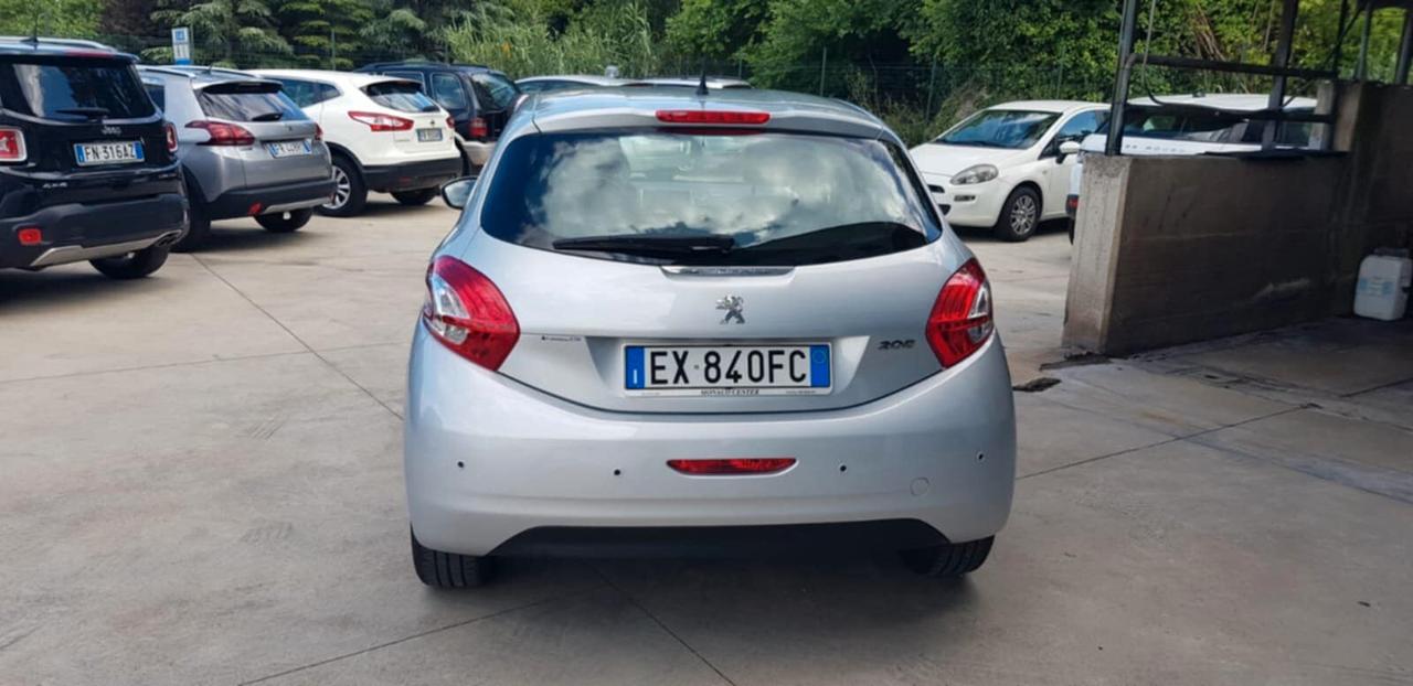 Peugeot 208 1.2 Benzina 82cv Allure