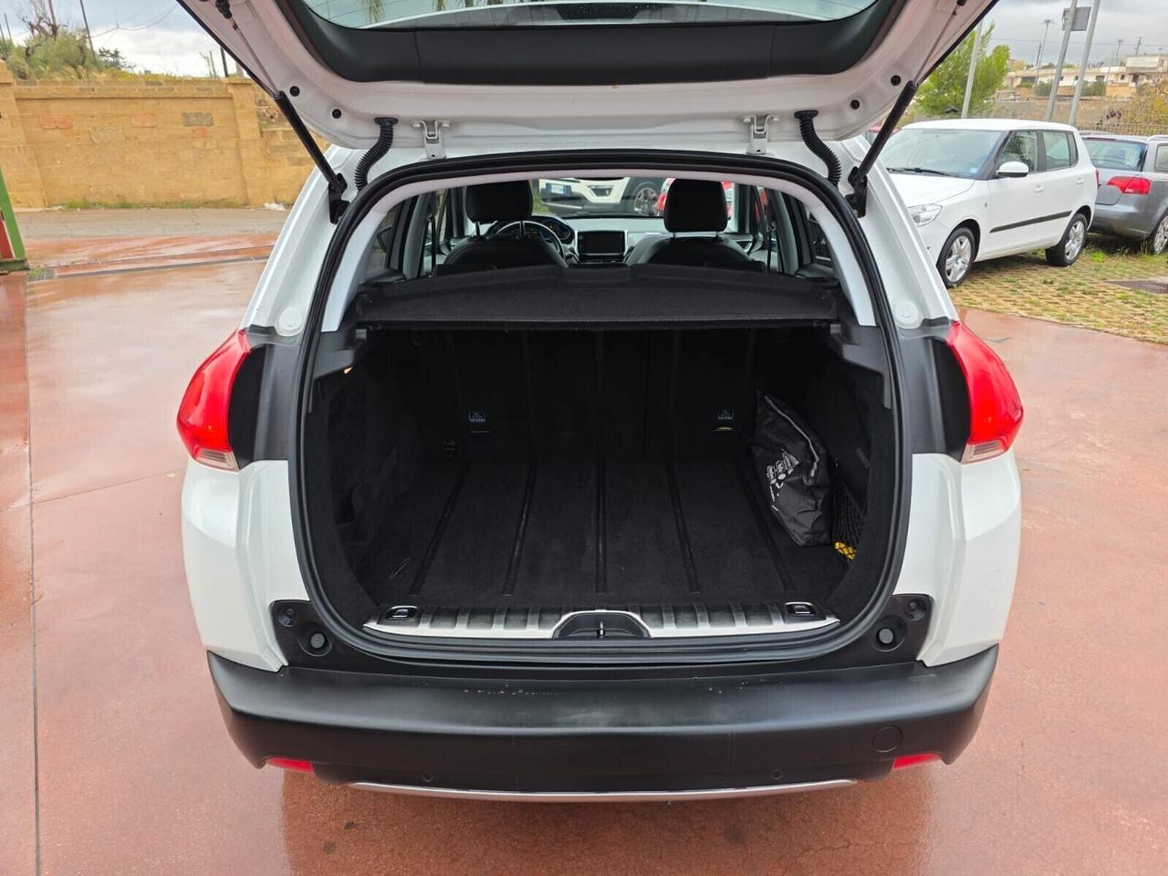 Peugeot 2008 1.6 e-HDi 115 CV Stop&Start Féline