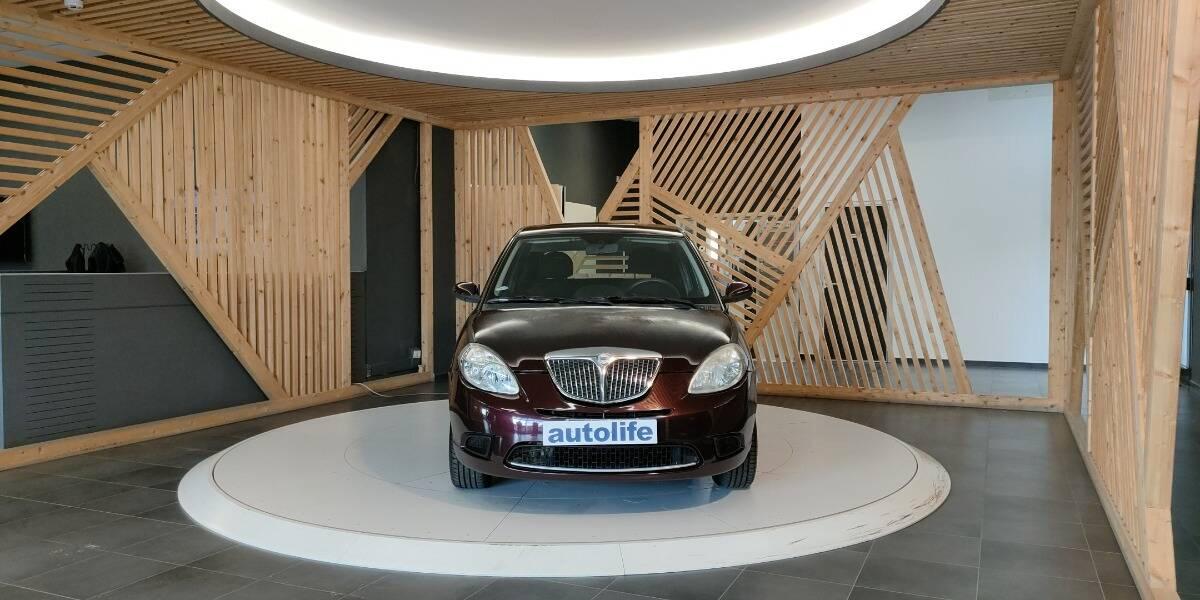 Lancia Ypsilon 1.2 8v New Oro (oro)