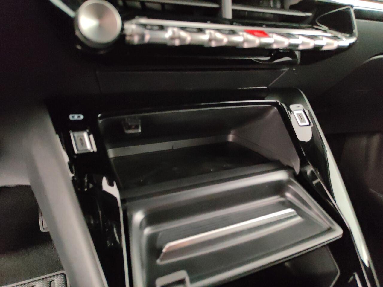 Peugeot 2008 Hybrid 136 e-DCS6 Allure