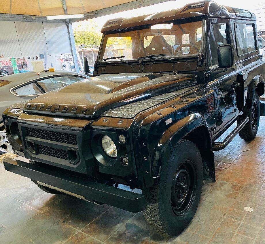 LAND ROVER DEFENDER