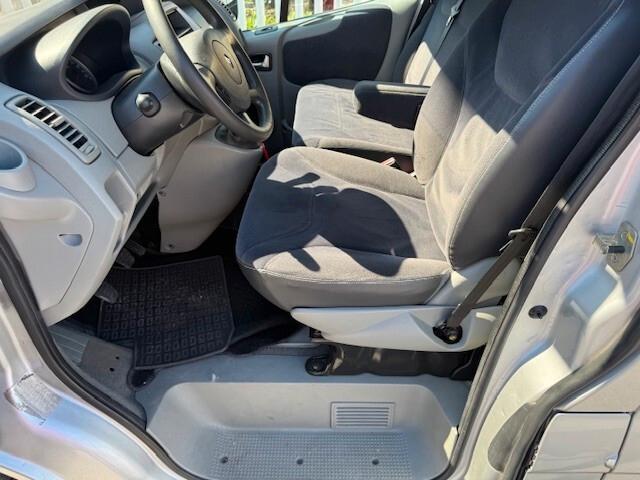 Renault Trafic T29 2.0 dCi/115 PC-TN Passenger Comfort Heavy DPF Black Edition