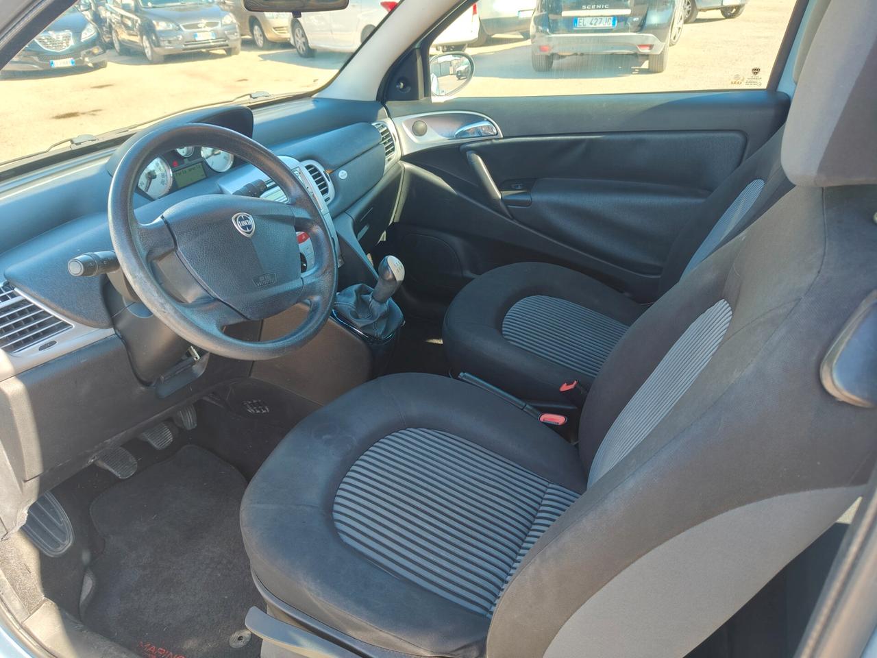 Lancia Ypsilon 1.3 MJT 75 CV Argento