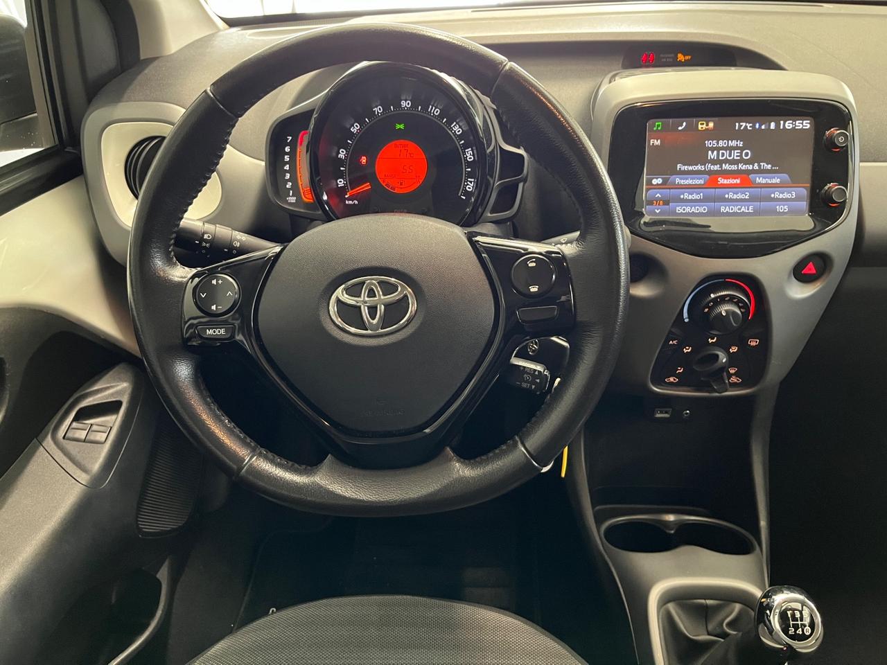 Toyota Aygo Connect 1.0 VVT-i 72 CV 5 porte x-cool