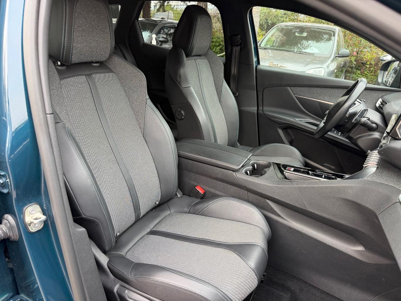 Peugeot 3008 BlueHDi 130 S&S EAT8 Allure Pack 2023