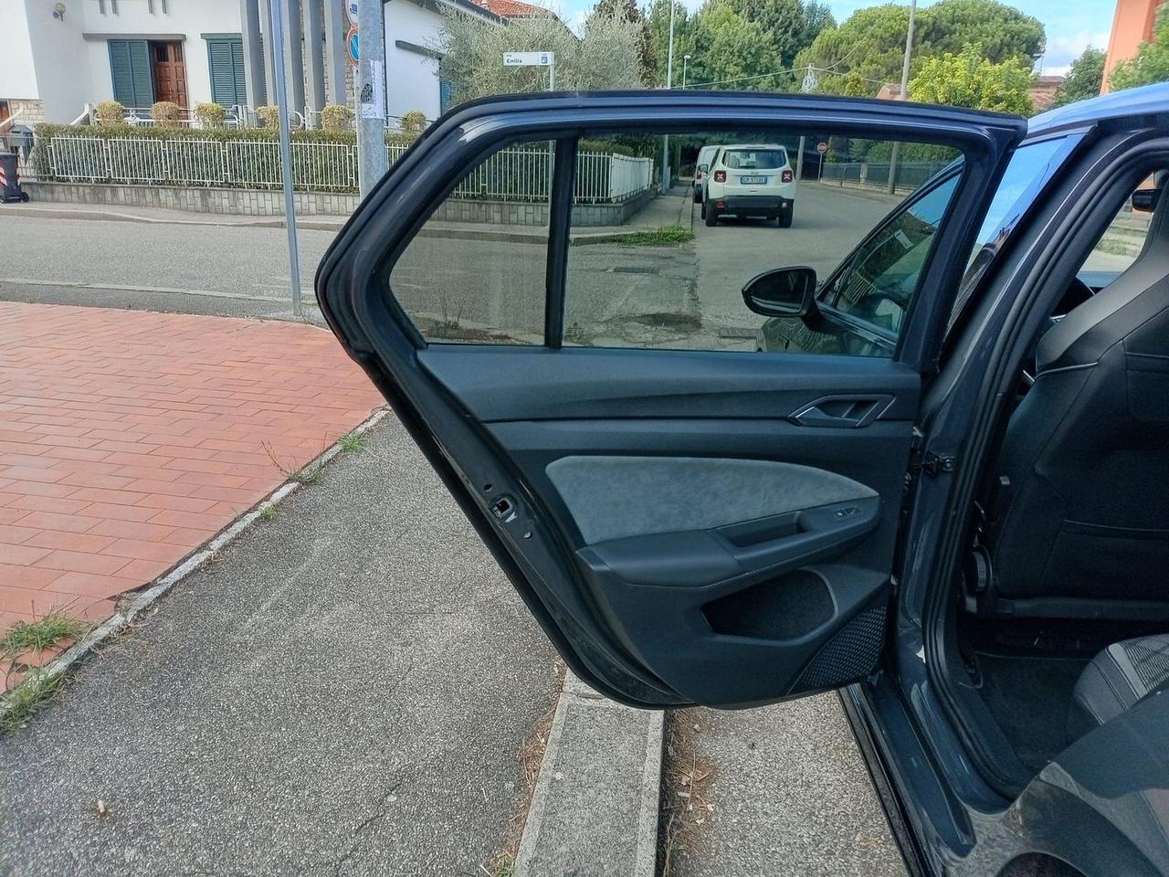 Volkswagen Golf R Line 1.5 TSI  #6470