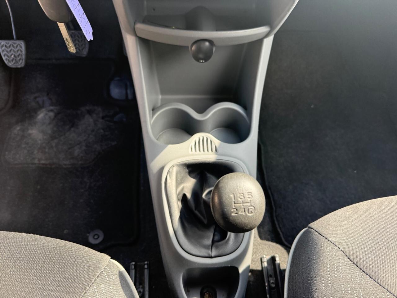 Peugeot 107 1.0 68CV 5p. Superga 2012