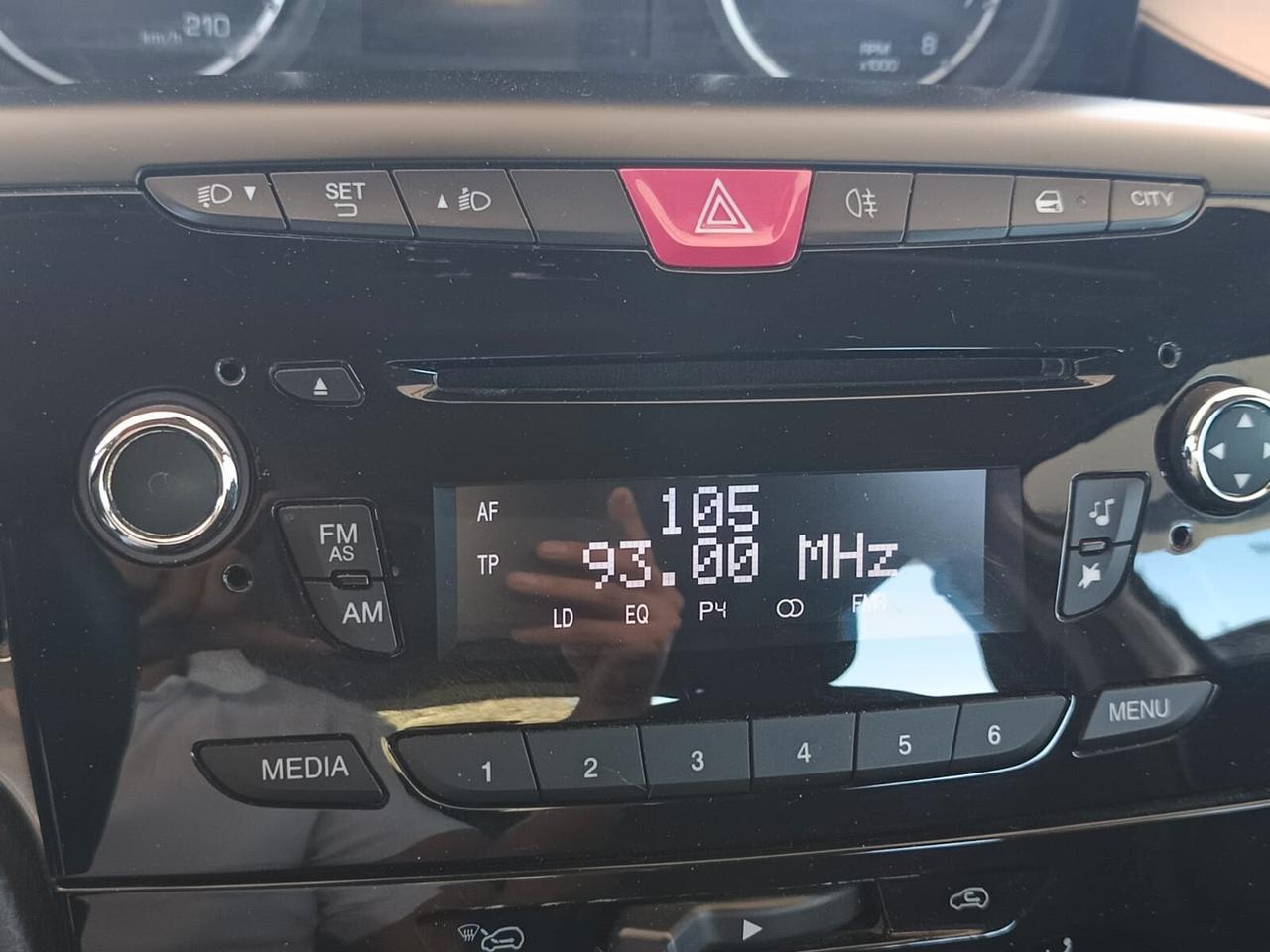 LANCIA YPSILON 2015 - 1.2 BENZINA OK NEOP. LB AUTOMOBILI