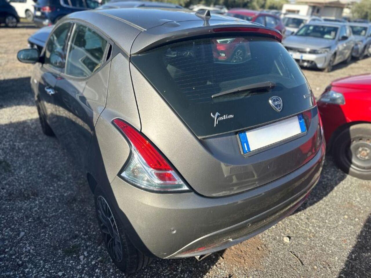 LANCIA Ypsilon 3ª serie - Ypsilon 1.0 FireFly 5 porte S&S Hybrid Ec