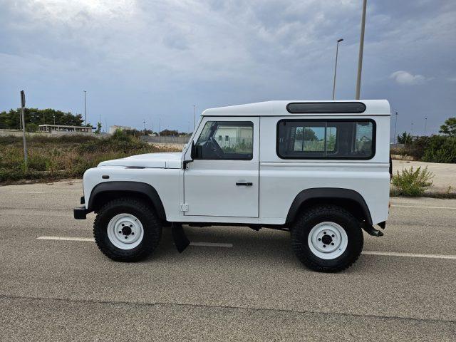 LAND ROVER Defender 90 2.2 TD4 Station Wagon N1