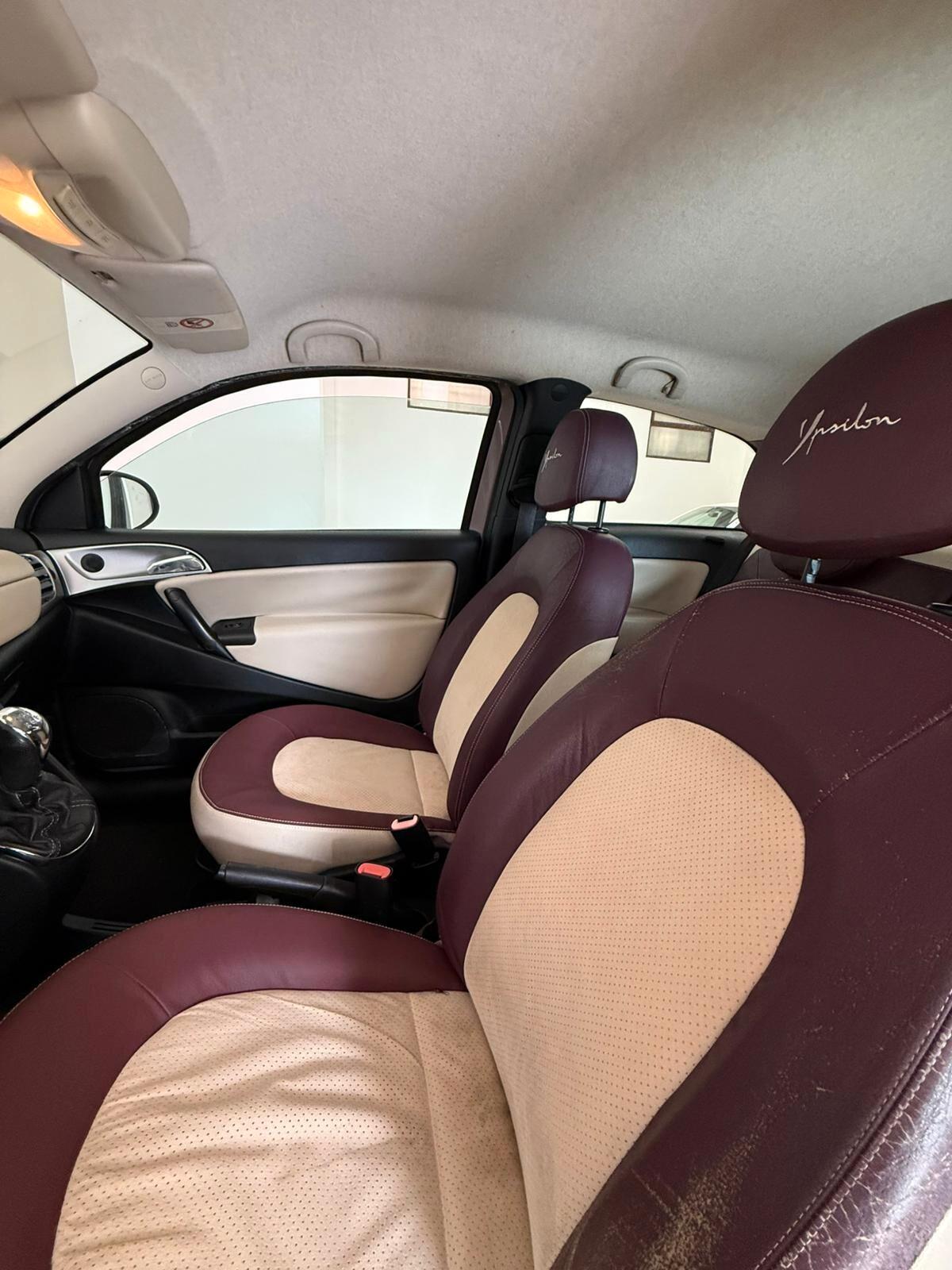 Lancia Ypsilon 1.3 MJT 90 CV Platino