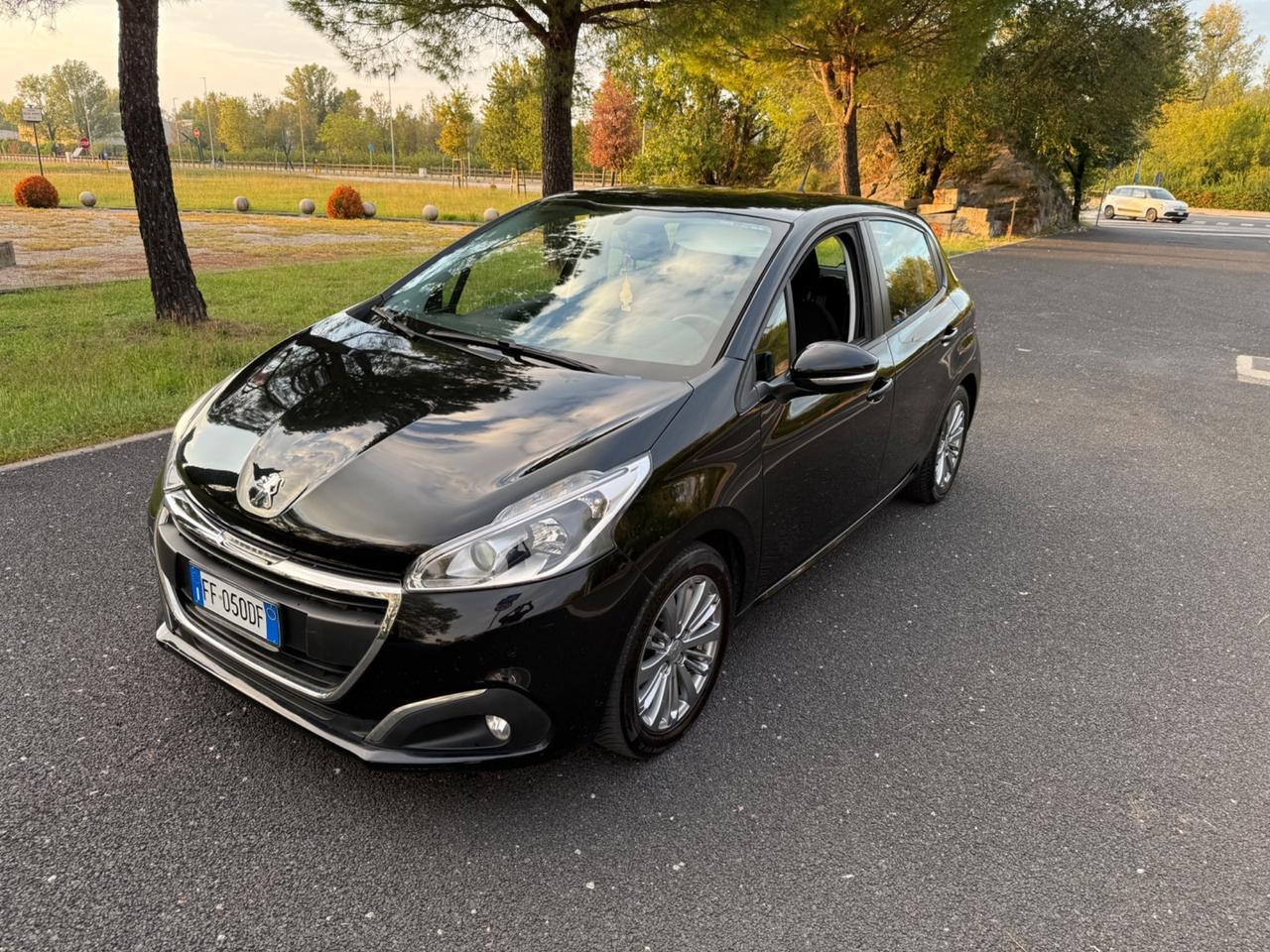 Peugeot 208 PureTech 82 5 porte Allure