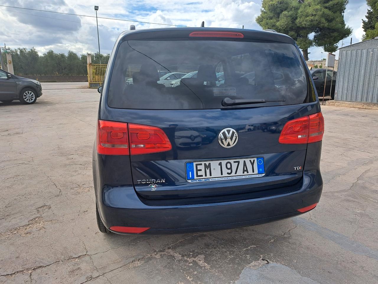 Volkswagen Touran 1.6 TDI DSG - 2012 7 POSTI