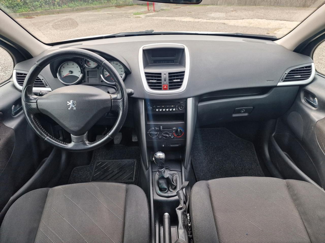 Peugeot 207 1.4 8V 75CV 5p. X Line