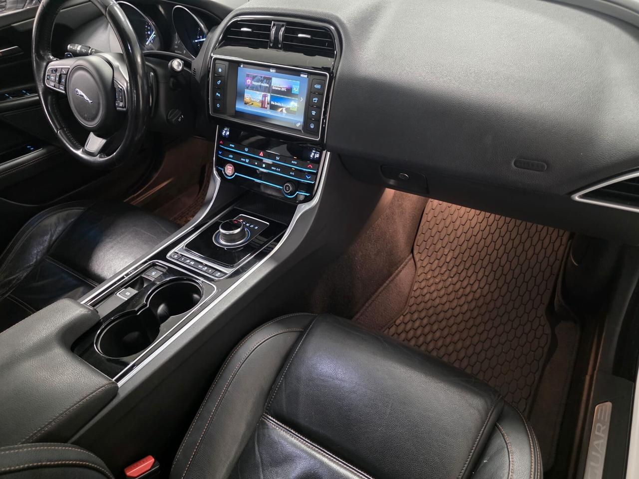 Jaguar XE 2.0 D Turbo 180CV Portfolio
