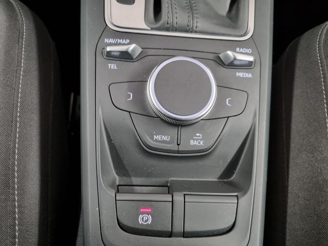 AUDI Q2 35 TFSI S tronic Identity Black