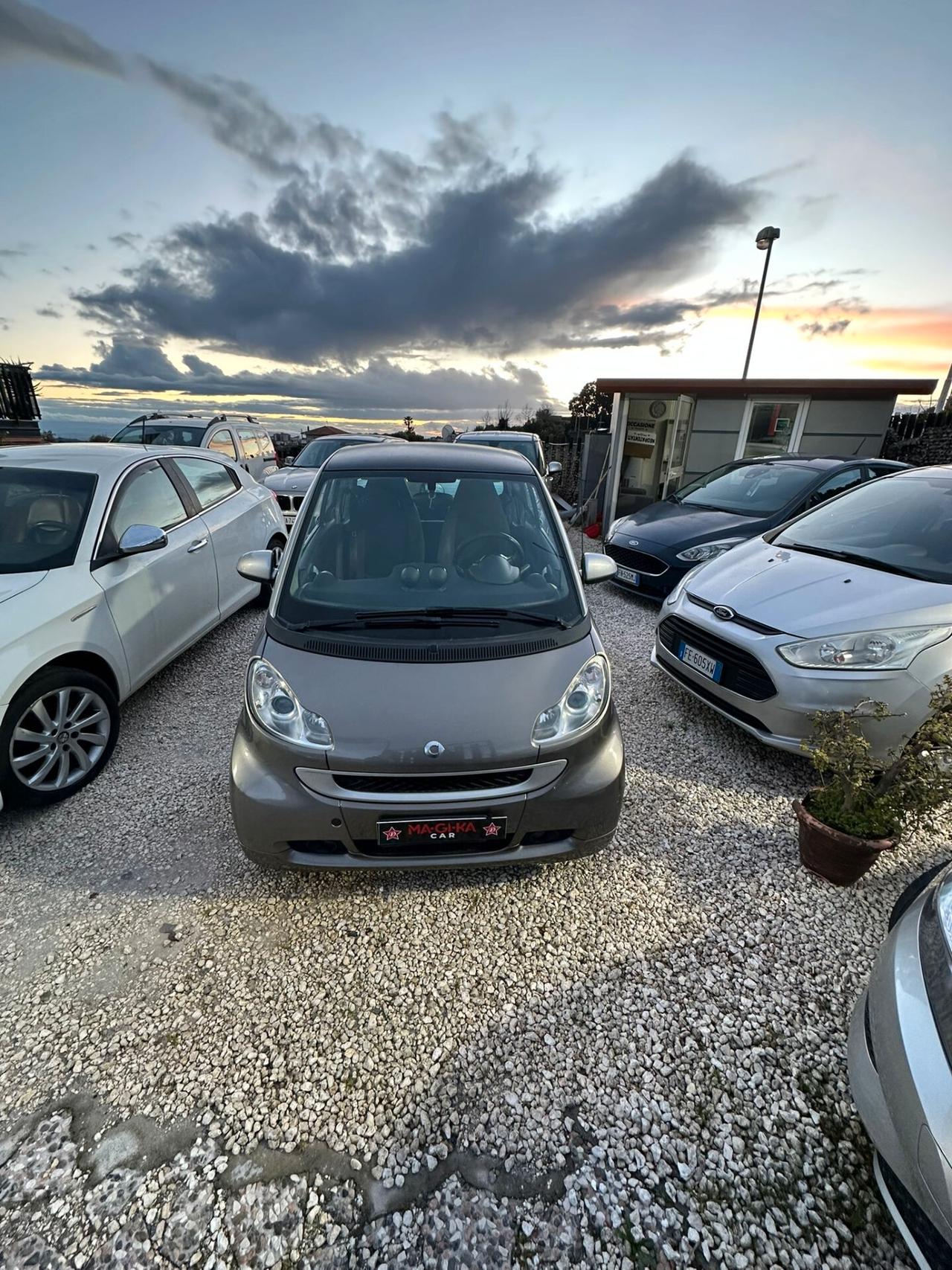 Smart ForTwo 52 kW MHD coupé White Tailor Made
