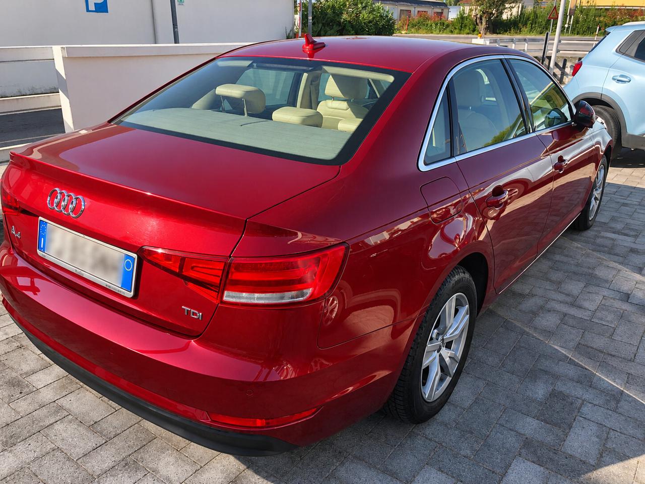 Audi A4 2.0 TDI 122 CV Business Limousine
