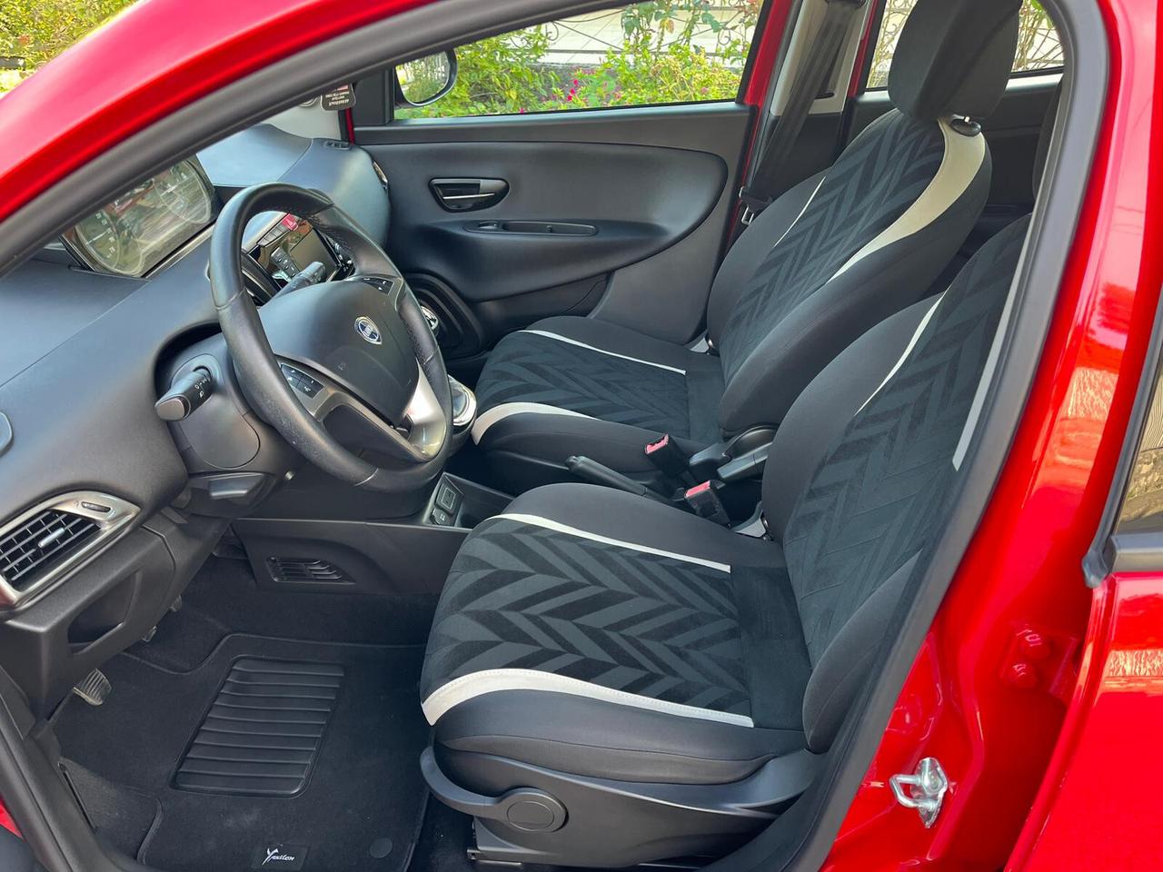 Lancia Ypsilon 1.2 BENZINA 69CV 5 porte Gold