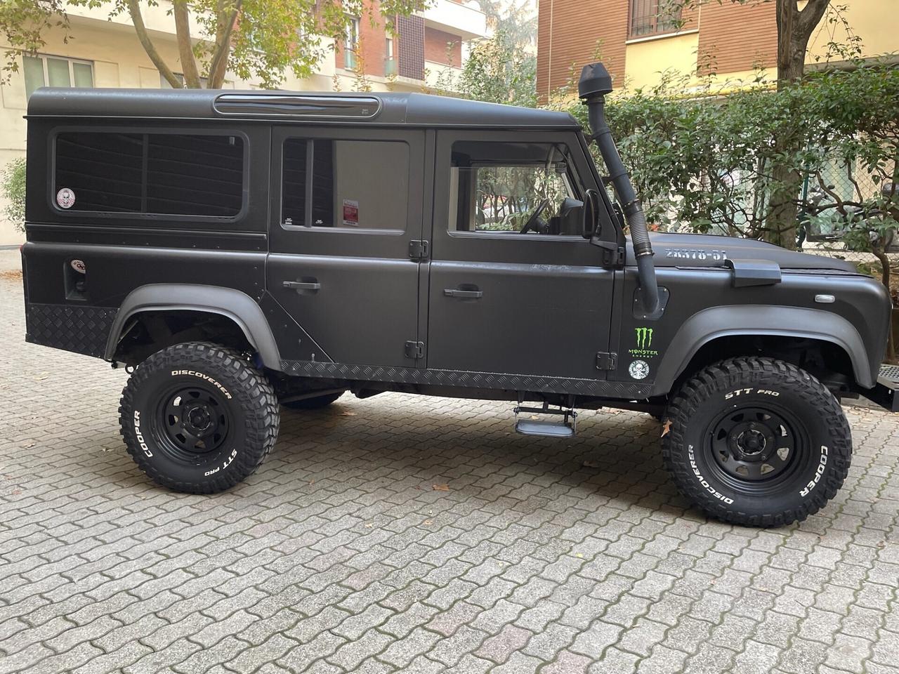 Land Rover Defender 110 TD4 7 POSTI -LIBRETTO TAGLIANDI