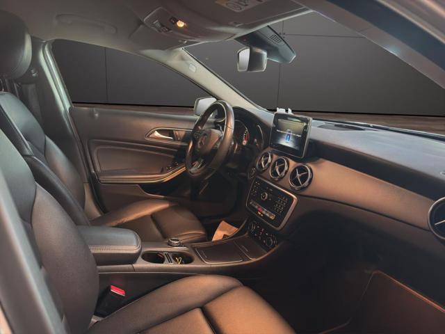 MERCEDES-BENZ GLA 180 Sport