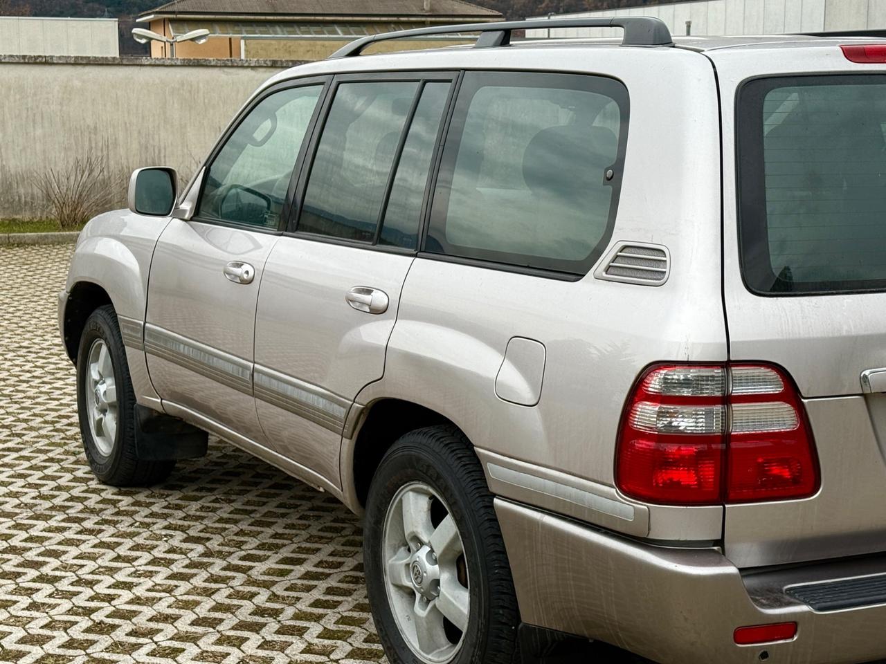 Toyota Land Cruiser 4.2 TD HDJ100 Autom 5 marce,,Leggi”