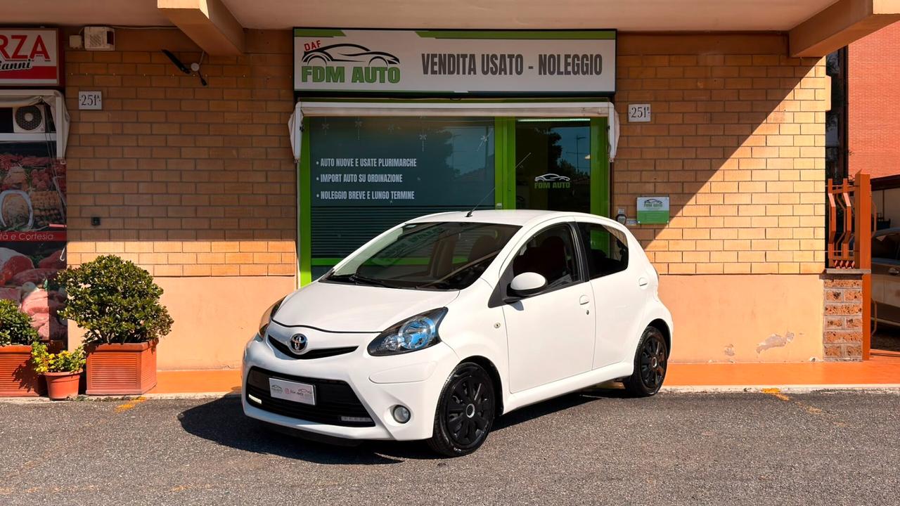 Toyota Aygo 1.0 12V VVT-i 5 porte Lounge Connect MMT
