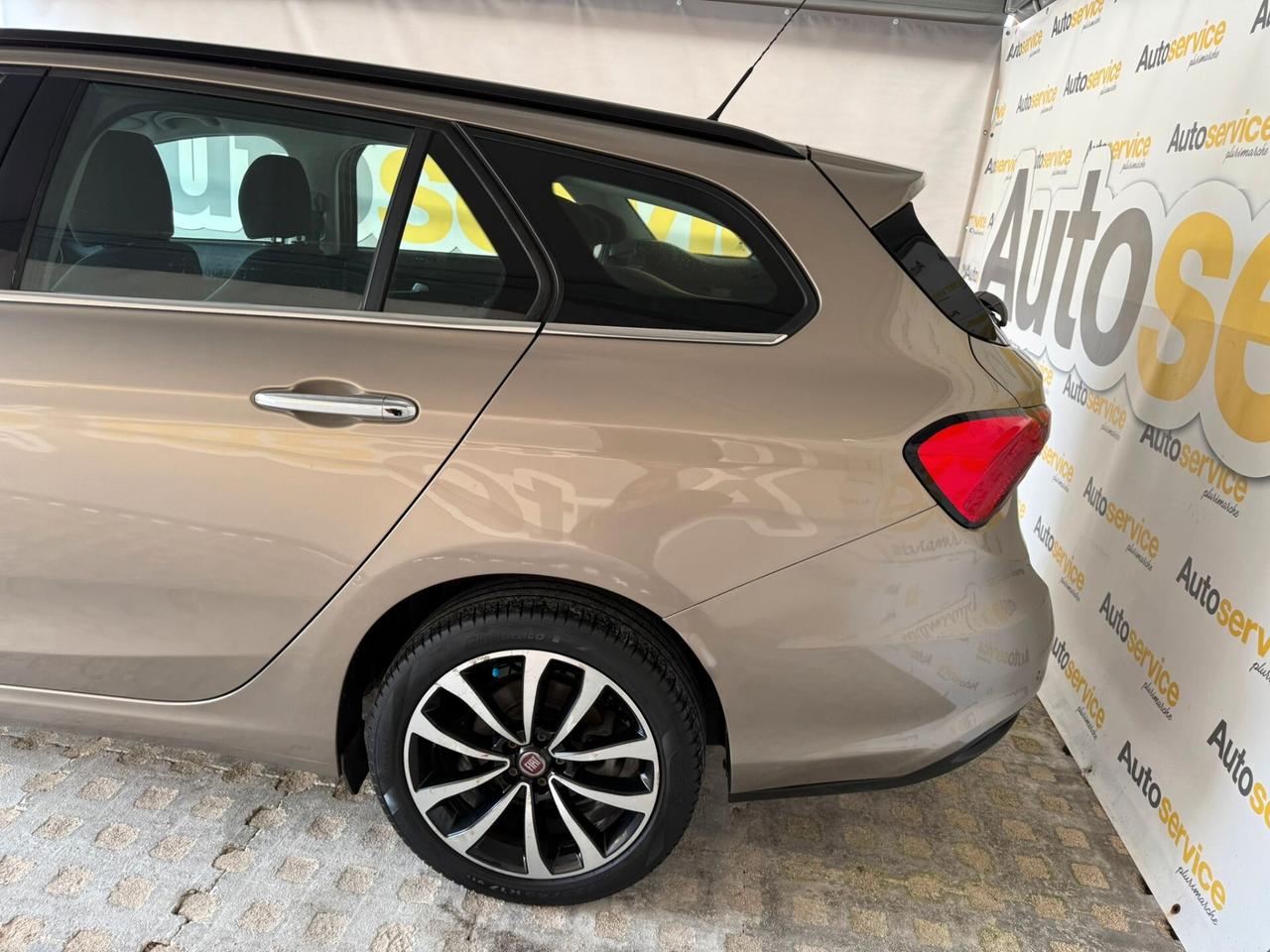 Fiat Tipo 1.4 T-Jet 120CV GPL SW Lounge