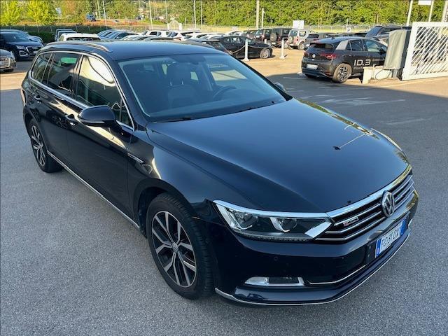 VOLKSWAGEN Passat Variant 2.0 TDI 4MOTION Executive BMT del 2017