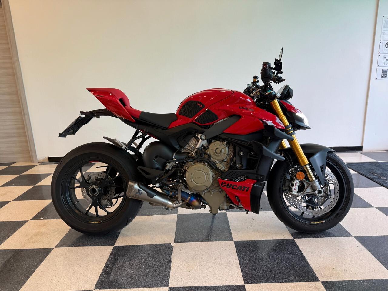 Ducati Streetfighter V4S
