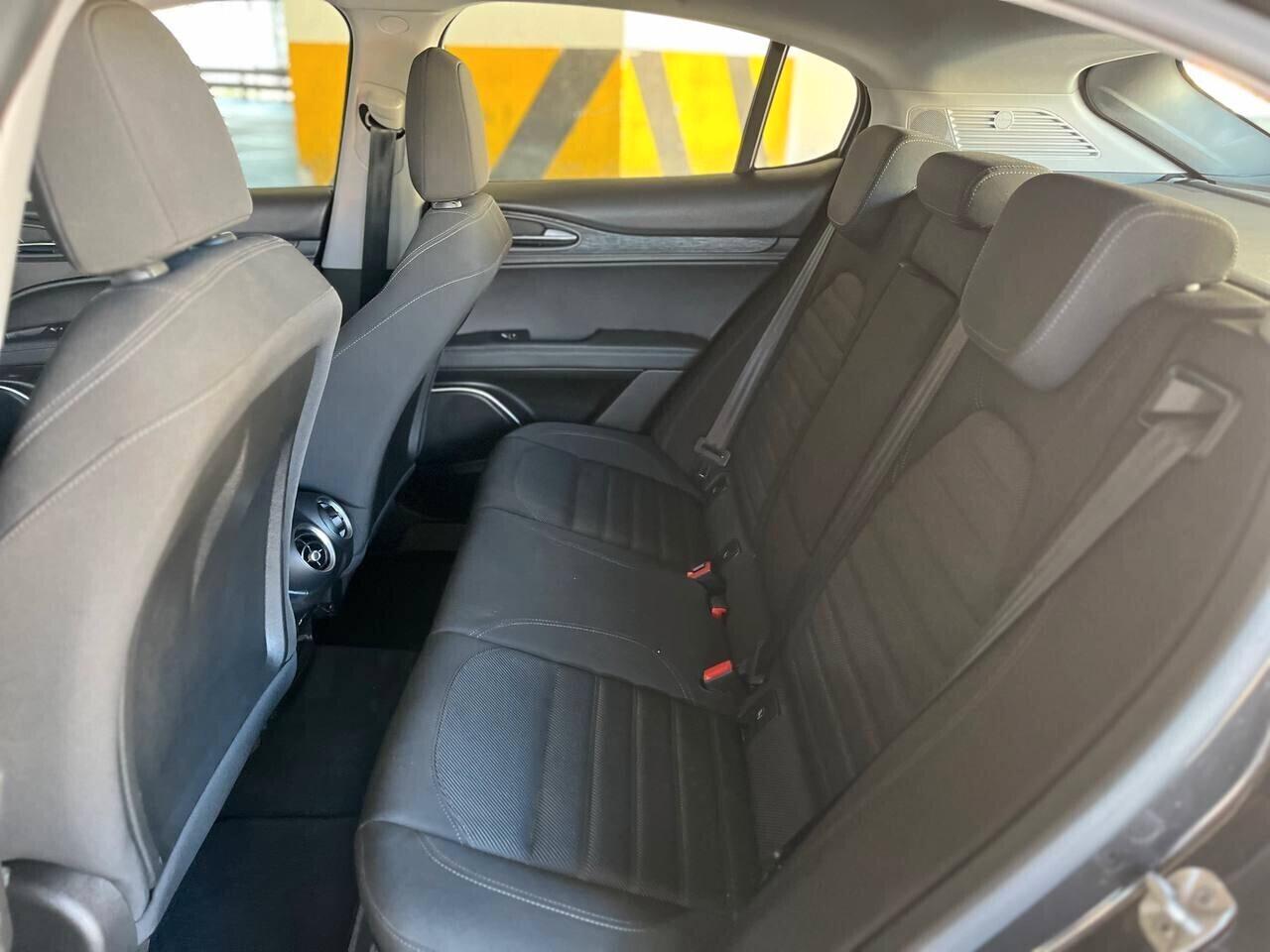 Alfa Romeo Stelvio 2.2 Turbodiesel 160 CV AT8 RWD Business