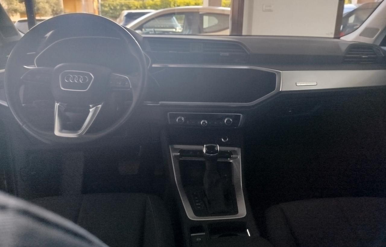 Audi Q3 40 TDI quattro S tronic Business Advanced