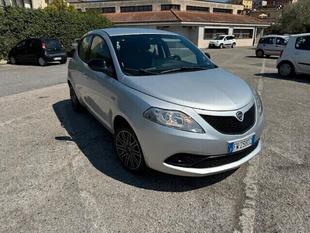 Lancia Ypsilon 1.2 69 CV 5 porte S&S Gold