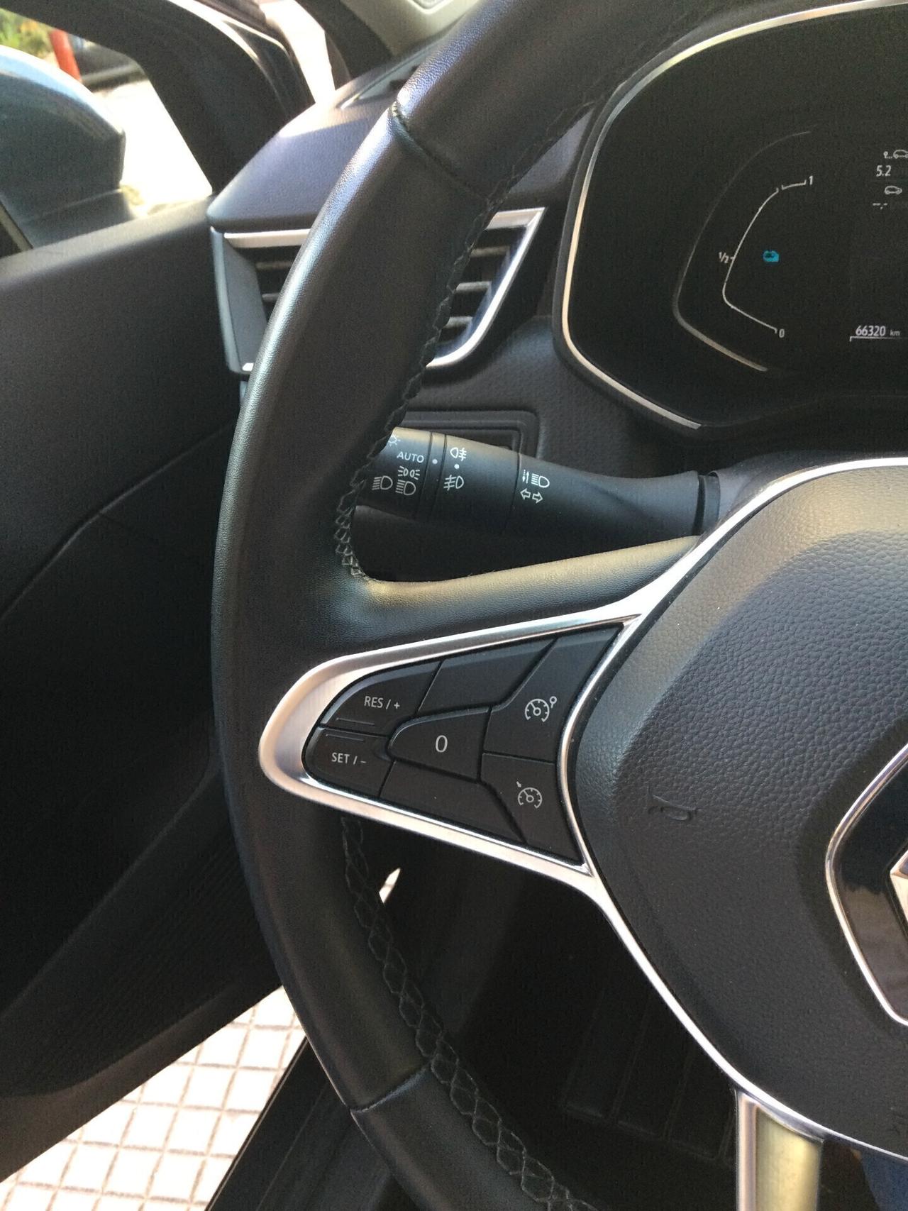Renault Clio Full Hybrid E-Tech 140 CV 5 porte Intens