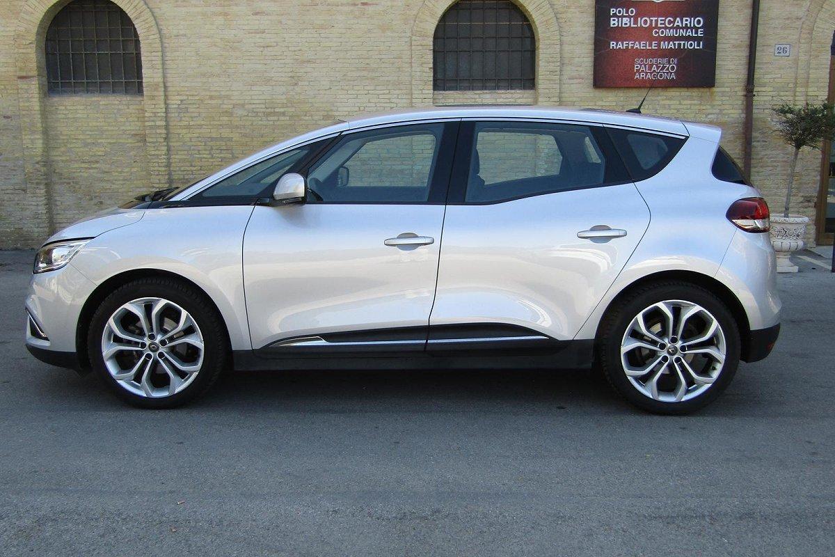 RENAULT Scénic Blue dCi 120 CV EDC Sport Edition2