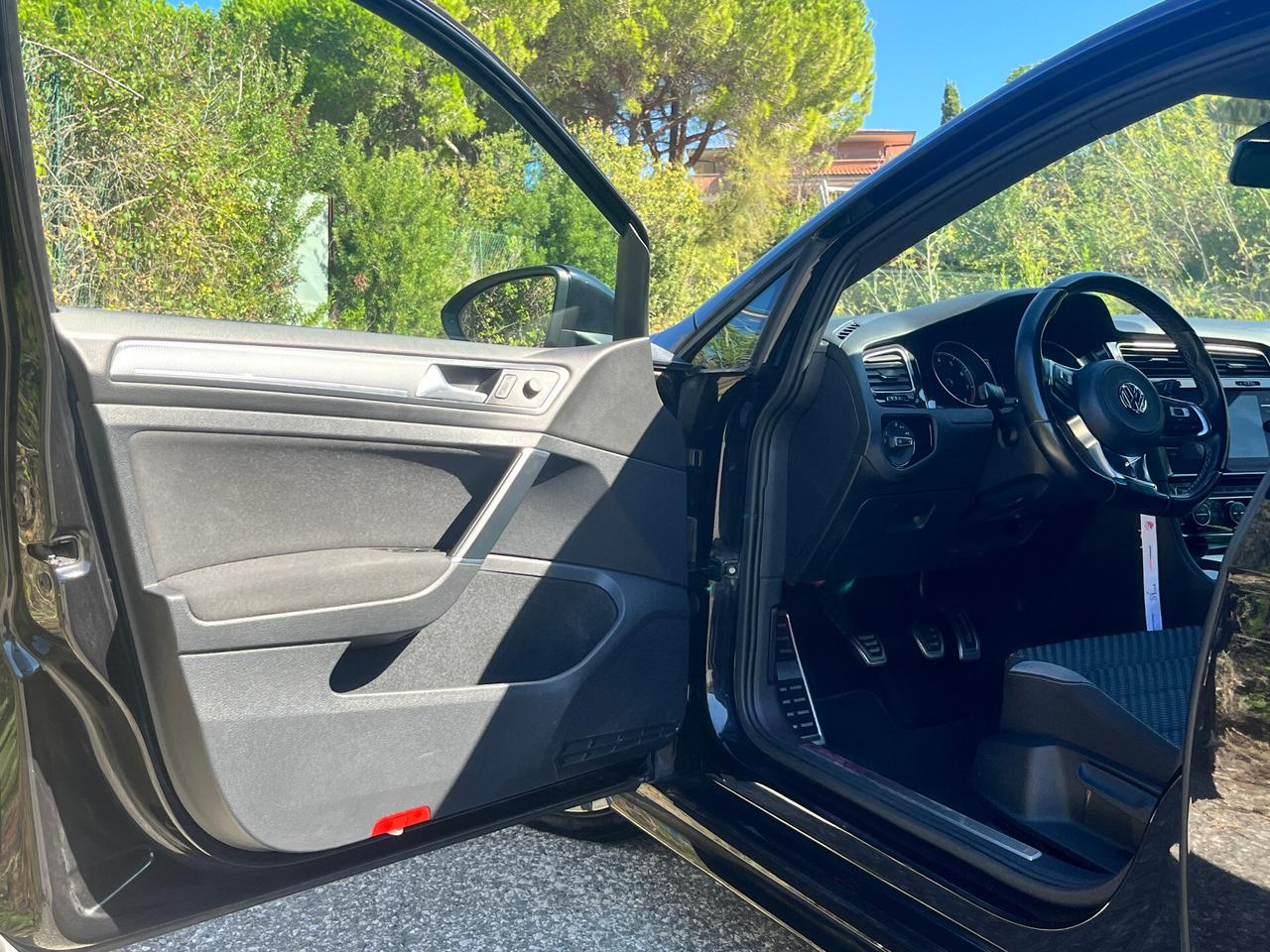 Volkswagen Golf 1.0 TSI 115 CV 5p. R-Line - 45.000 km.