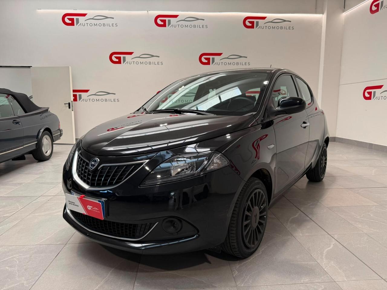 Lancia Ypsilon 1.0 FireFly 5 porte S&S Hybrid Silver