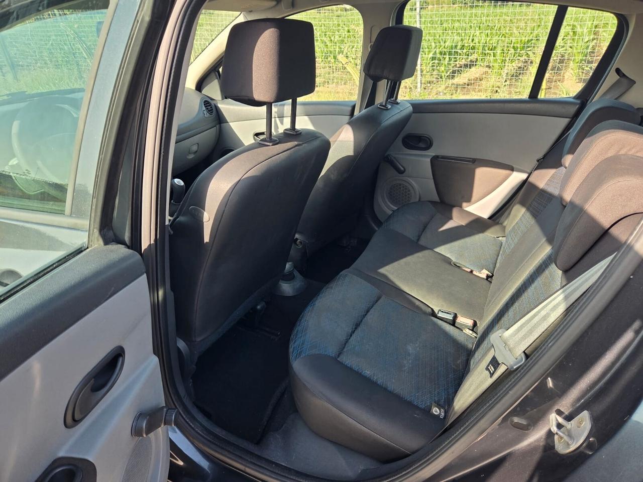 Renault Clio 1.2 benzina 5 porte 100 Mila km