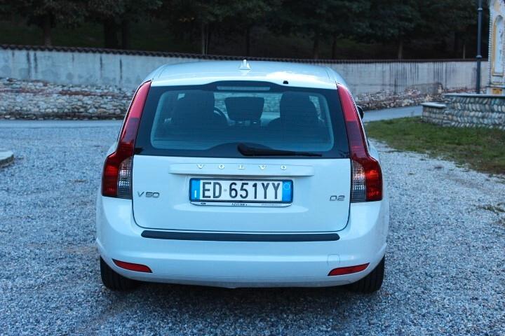 Volvo V50 1.6 d2 Polar 115cv CROSSOVER STUPENDO COME DA FOTO REALE UNICO UTILIZZATORE CLIMA AUT. CERCHI IN LEG