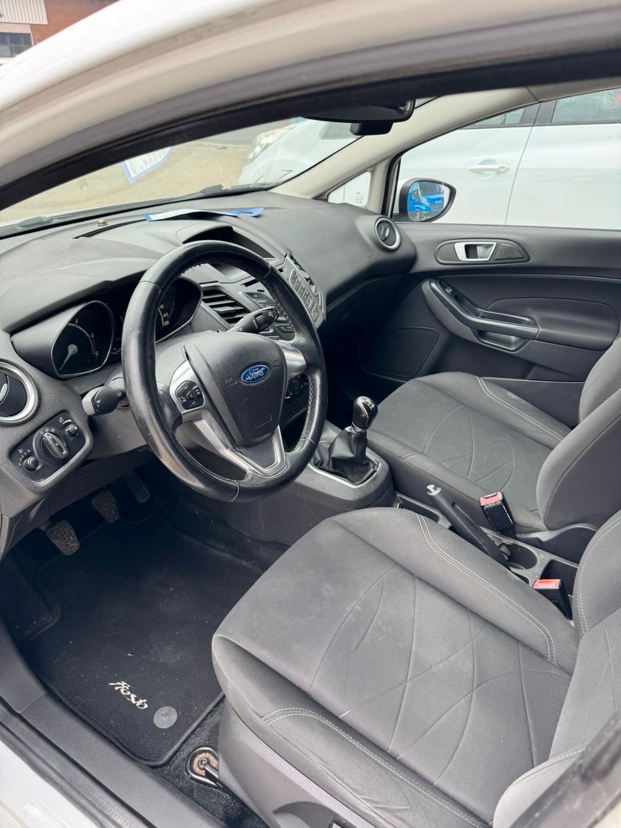 Ford Fiesta 1.5 TDCi 75CV 5 porte Titanium