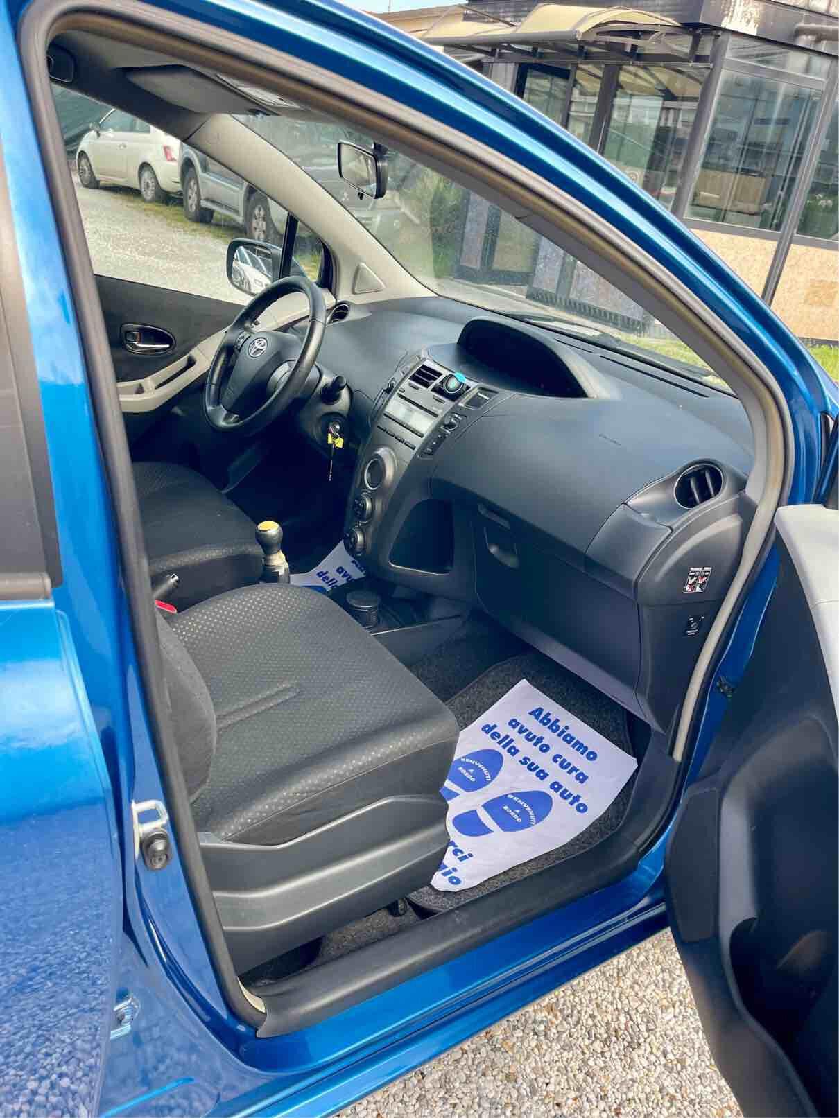 TOYOTA YARIS - 1.0 - PER NEOPATENTATI
