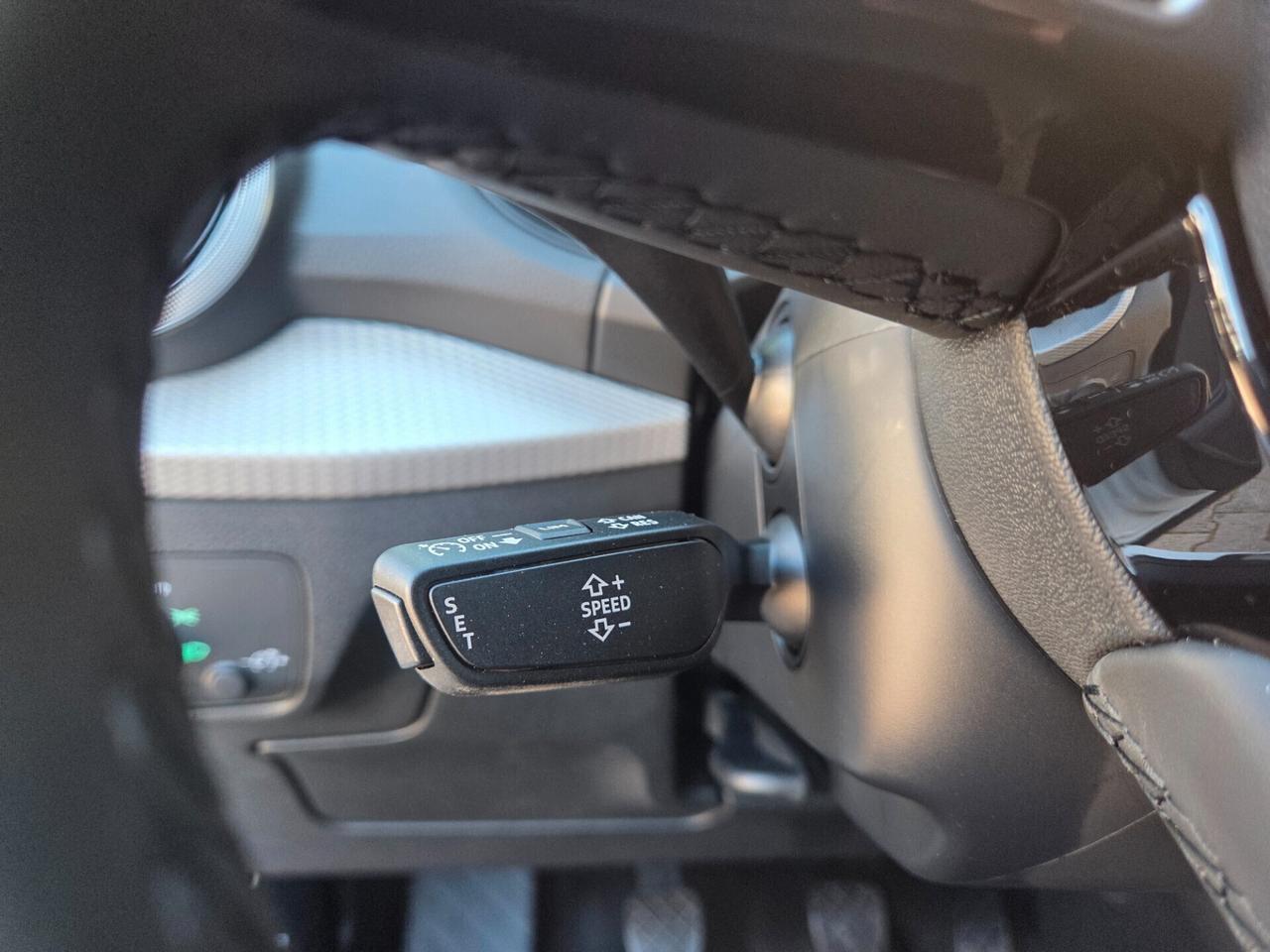 Audi Q2 30 TDI IDENTITY BLACK