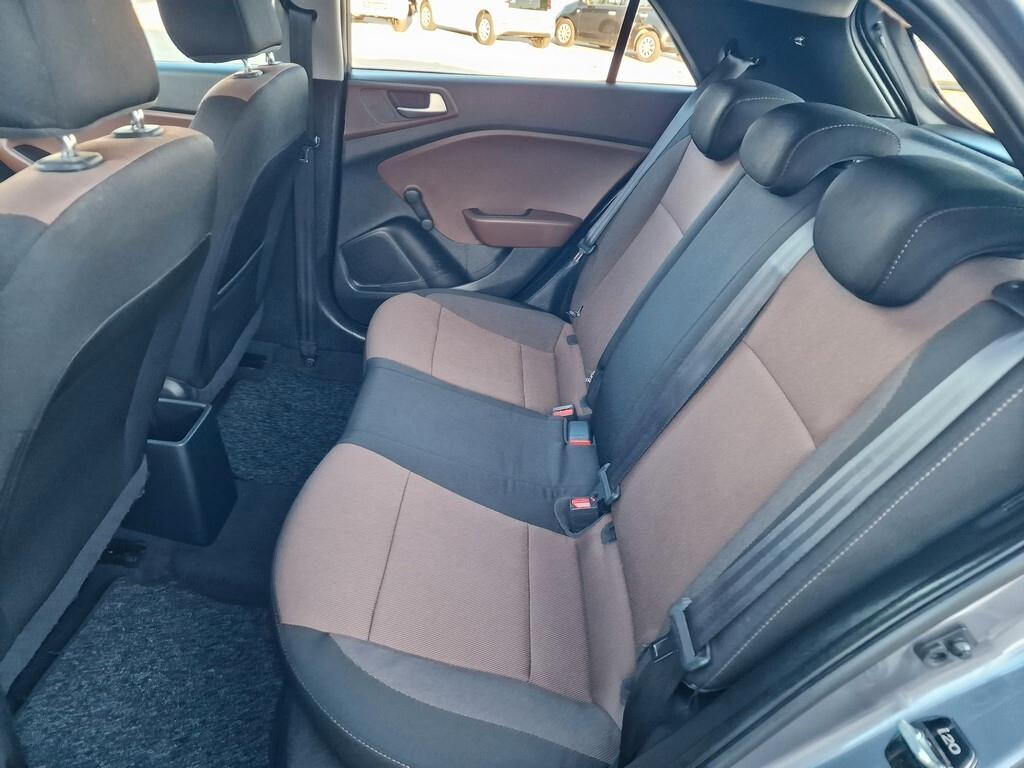 Hyundai i20 NEW 1.1 CRDi 12V 6M *PREMIUM* NAVI